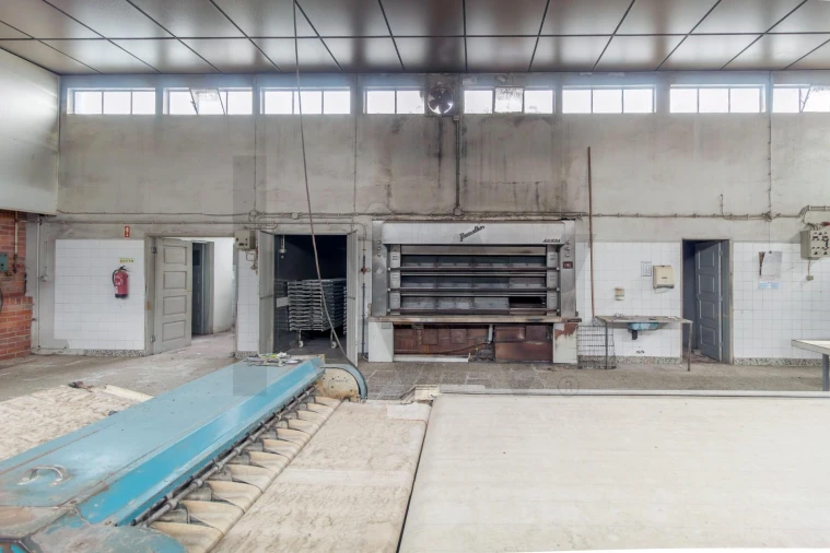 Armazém para Venda em To Foto 25