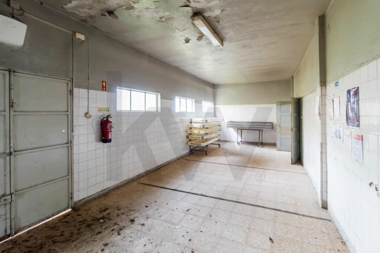 Armazém para Venda em To Foto 16