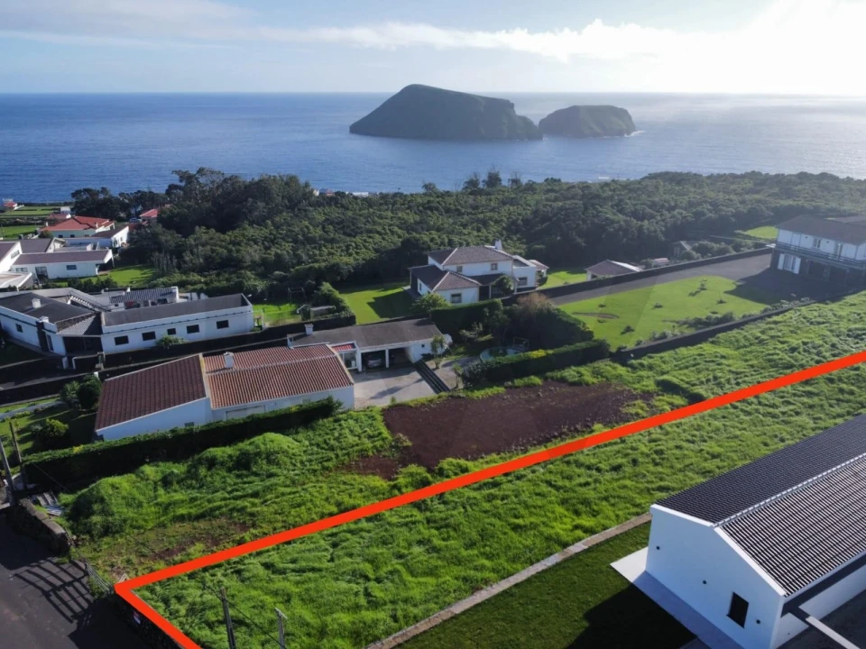 Terreno para Venda em Feteira Foto 1