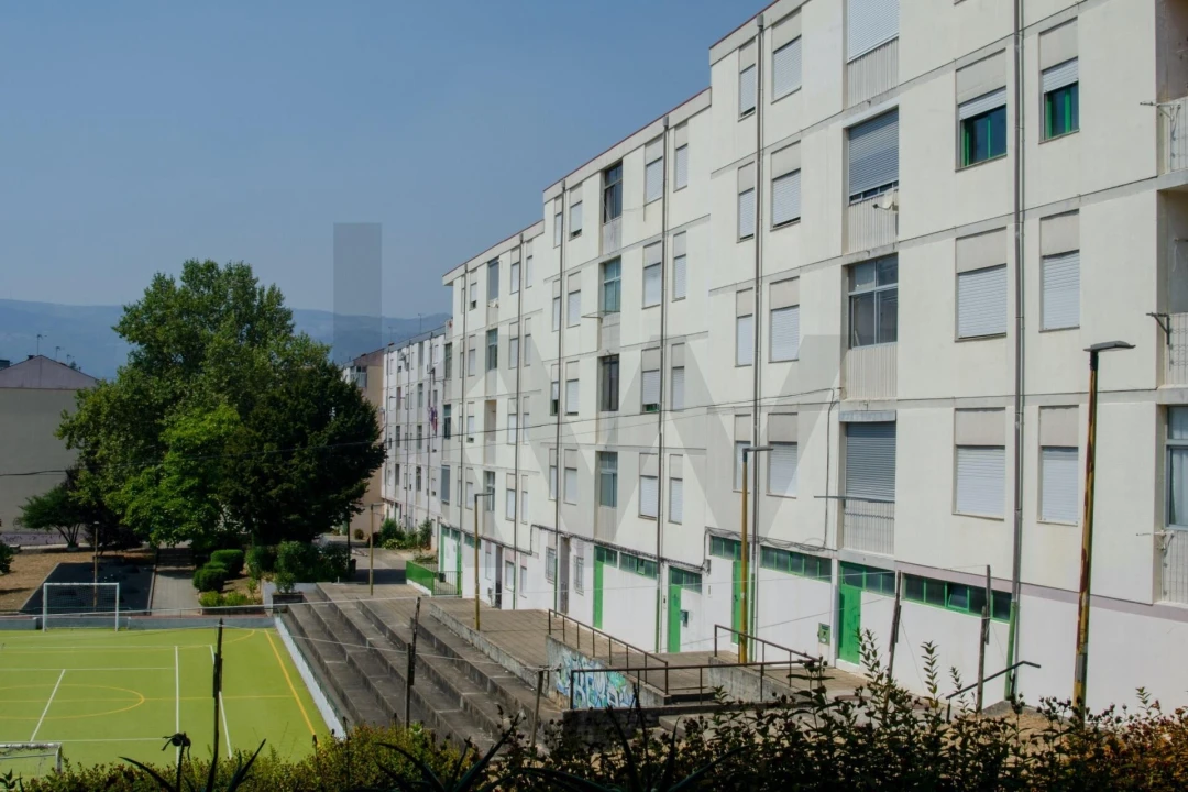 Apartamento T4 para Venda em Pena, Quintã e Vila Cova Foto 1