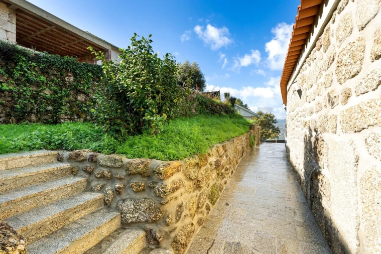 Moradia T2 para Venda em Moimenta Foto 2