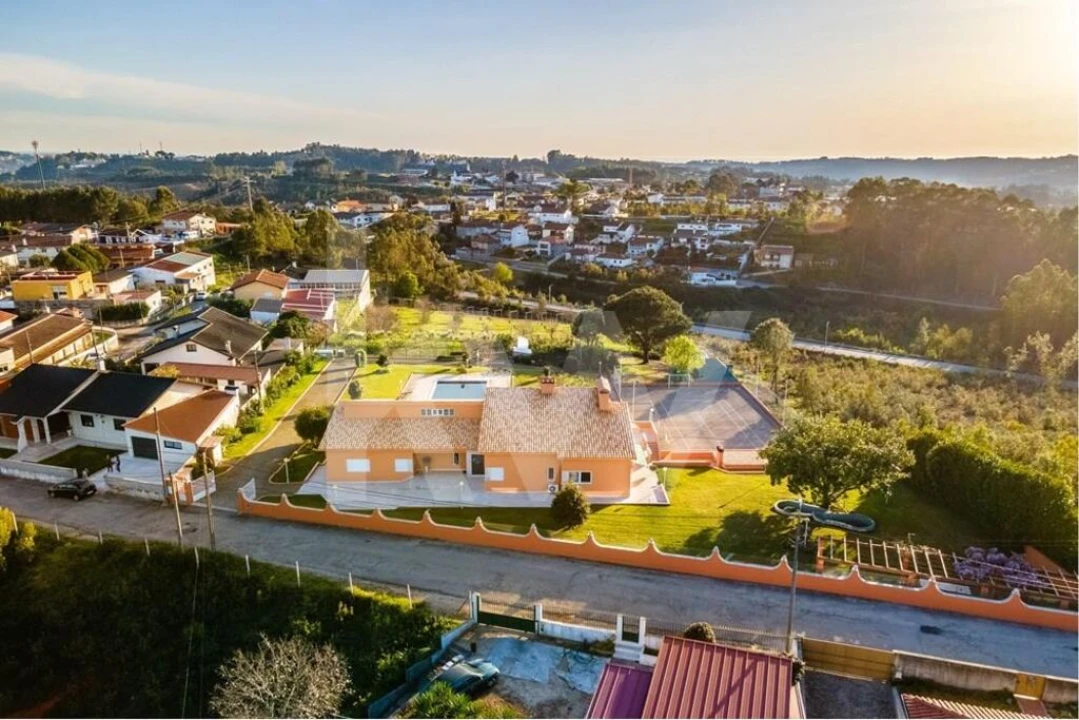 Moradia T6 para Venda em Nogueira do Cravo e Pindelo Foto 71