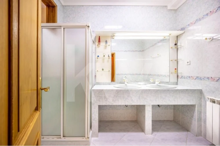 Moradia T6 para Venda em Nogueira do Cravo e Pindelo Foto 38