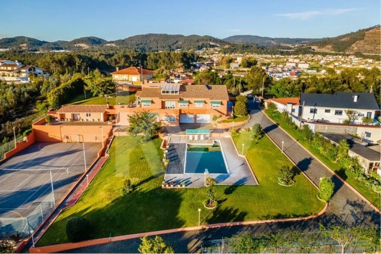 Moradia T6 para Venda em Nogueira do Cravo e Pindelo