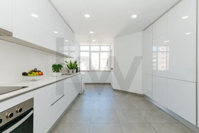 Apartamento T4 para Arrendamento em Avenidas Novas