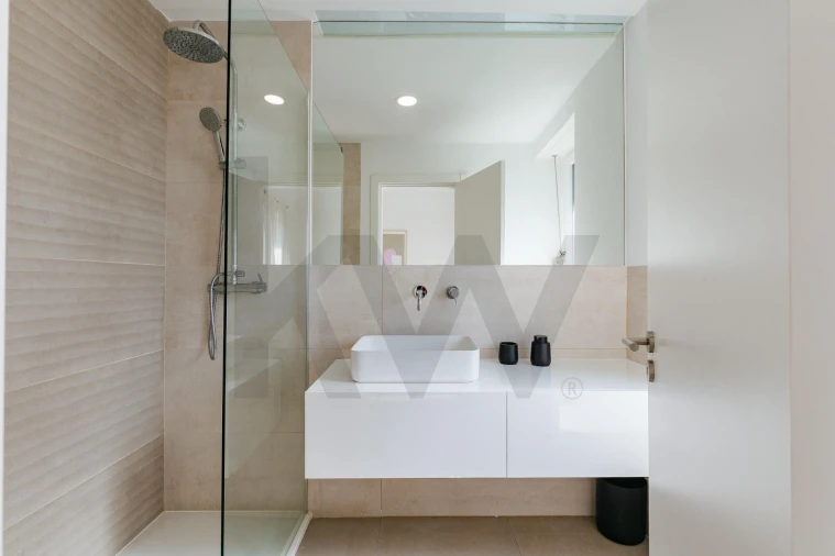 Apartamento T4 para Arrendamento em Avenidas Novas Foto 24