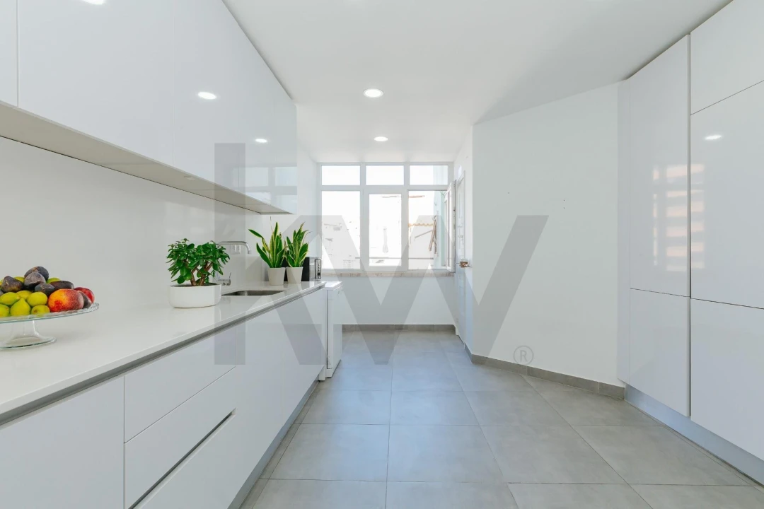 Apartamento T4 para Arrendamento em Avenidas Novas Foto 16