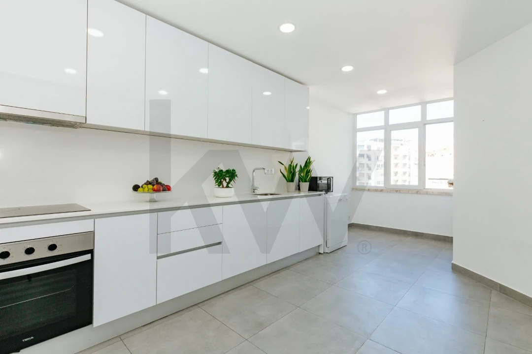 Apartamento T4 para Arrendamento em Avenidas Novas Foto 14