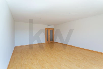 Apartamento T3 para Venda em Carcavelos e Parede