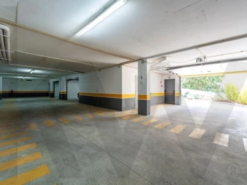 Apartamento T3 para Venda em Carcavelos e Parede