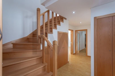 Apartamento T3 para Venda em Carcavelos e Parede