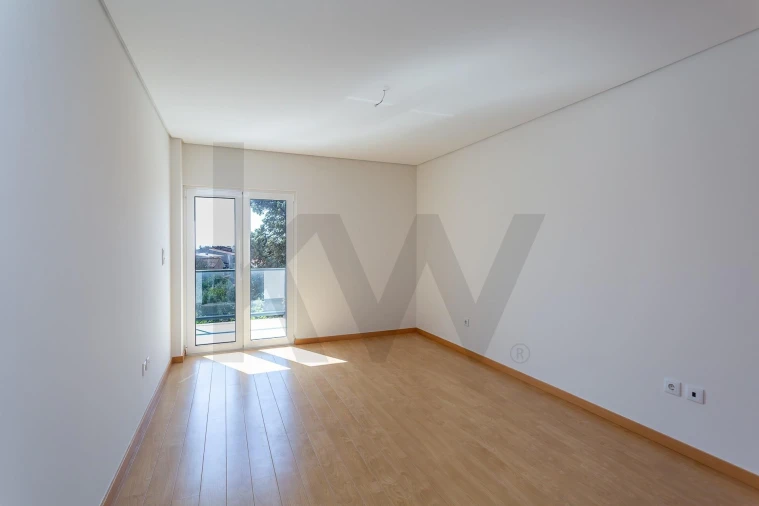 Apartamento T3 para Venda em Carcavelos e Parede Foto 17