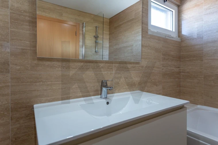 Apartamento T3 para Venda em Carcavelos e Parede Foto 19