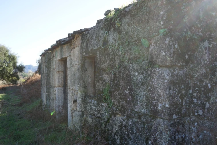 Quinta T2 para Venda em Vela Foto 15