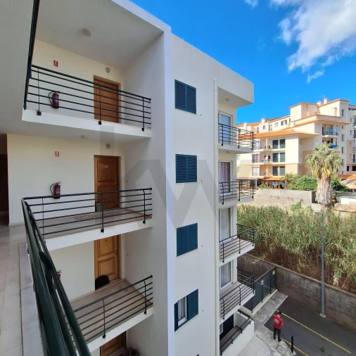 Apartamento T2 para Arrendamento em Caniço Foto 12