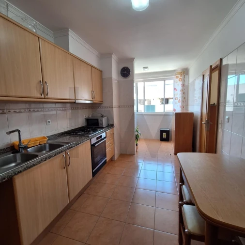 Apartamento T2 para Arrendamento em Caniço Foto 3