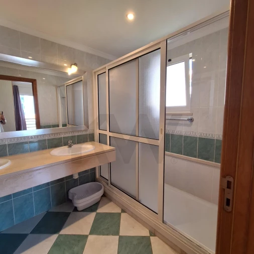 Apartamento T2 para Arrendamento em Caniço Foto 4