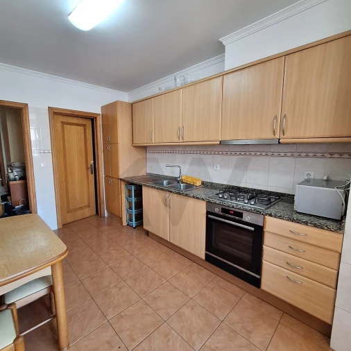 Apartamento T2 para Arrendamento em Caniço Foto 2