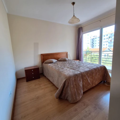 Apartamento T2 para Arrendamento em Caniço Foto 11