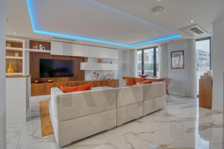 Moradia T3 para Venda em Queluz e Belas Foto 9