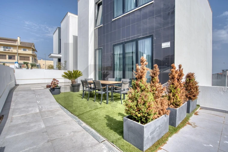 Moradia T3 para Venda em Queluz e Belas Foto 37