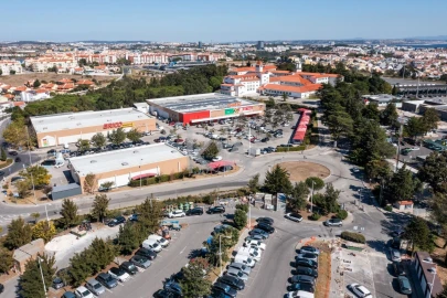 Moradia T14 para Venda em São Domingos de Rana