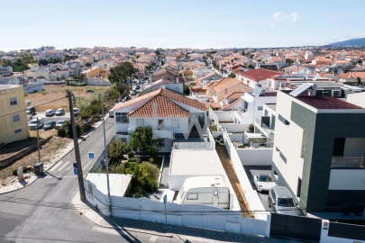 Moradia T14 para Venda em São Domingos de Rana