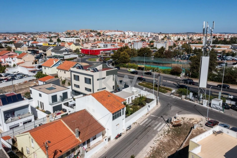 Moradia T14 para Venda em São Domingos de Rana Foto 4
