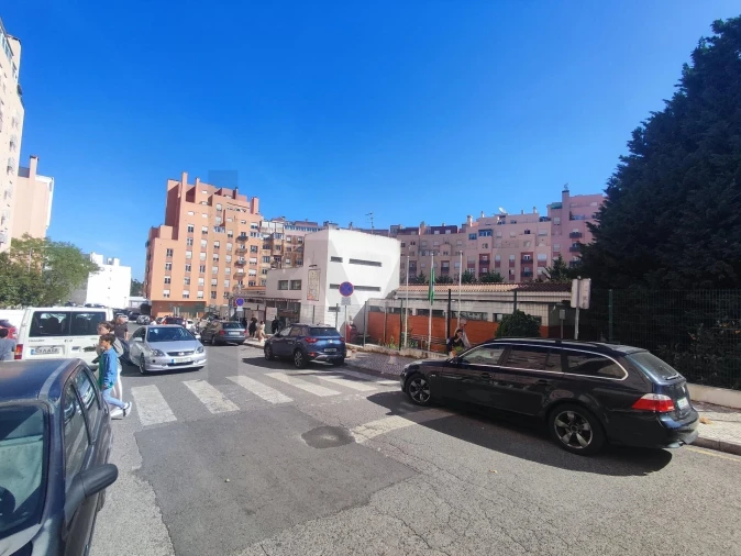 Loja para Arrendamento em Rio de Mouro Foto 26