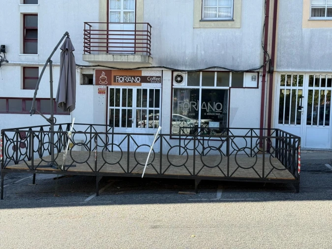 Negócio para Venda em Avelãs de Ambom e Rocamondo