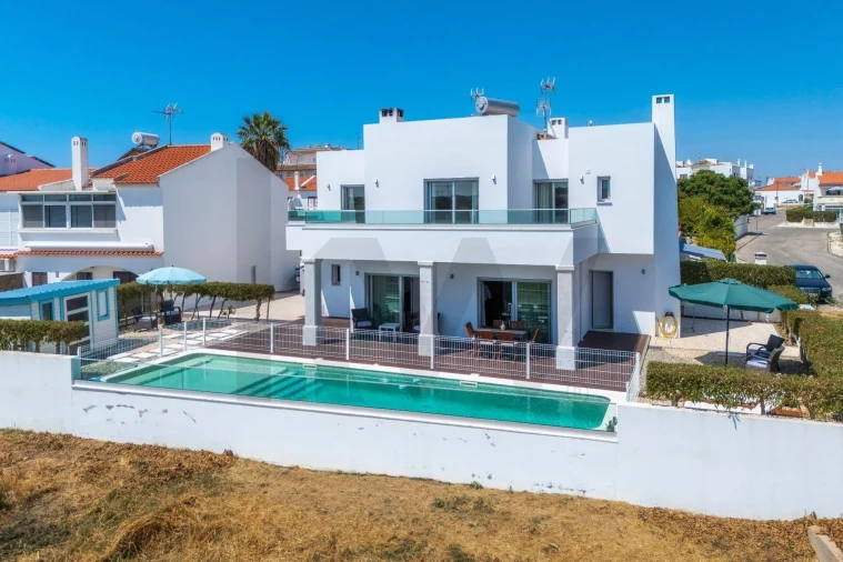 Moradia T4 para Venda em Altura Foto 9