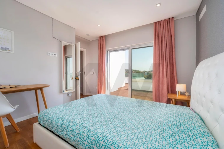 Moradia T4 para Venda em Altura Foto 13