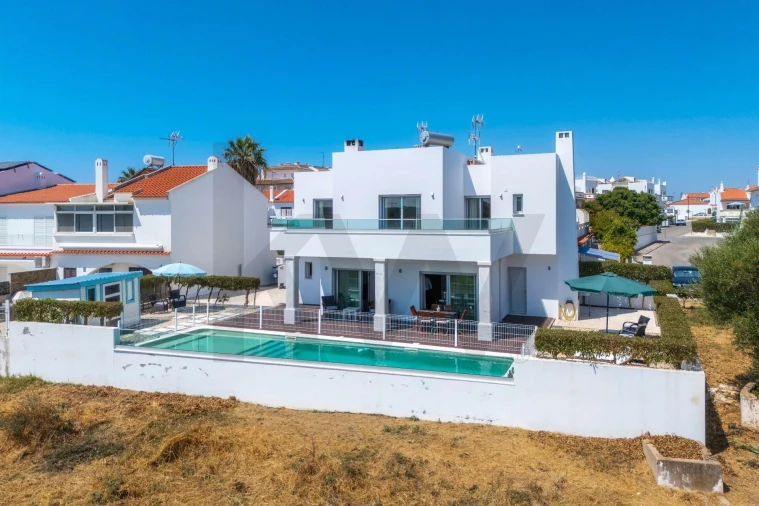 Moradia T4 para Venda em Altura Foto 8