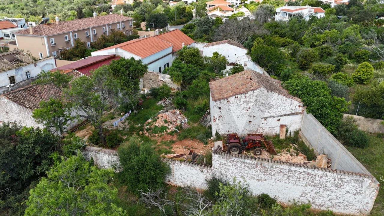 Prédio para Venda em São Bartolomeu de Messines Foto 12