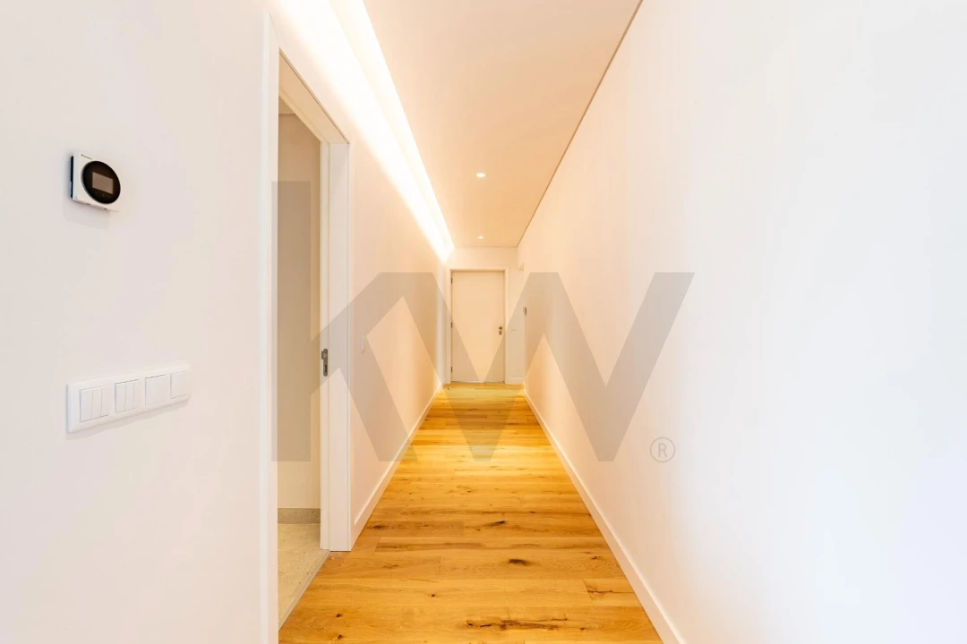 Apartamento T4 para Venda em Carcavelos e Parede Foto 18