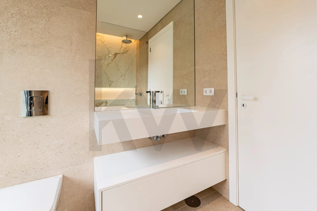 Apartamento T4 para Venda em Carcavelos e Parede Foto 28