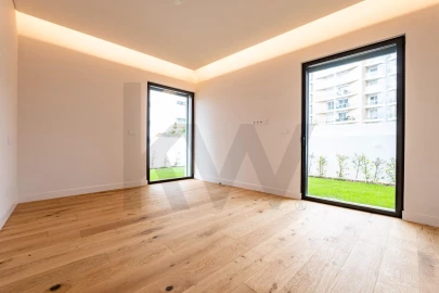 Apartamento T4 para Venda em Carcavelos e Parede