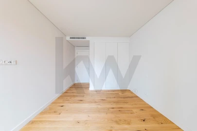 Apartamento T4 para Venda em Carcavelos e Parede