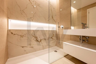 Apartamento T4 para Venda em Carcavelos e Parede