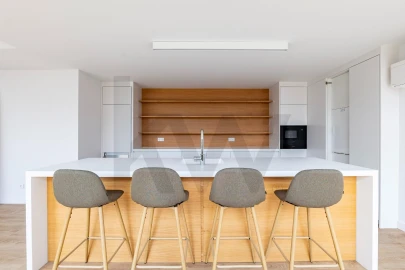 Apartamento T4 para Venda em Carcavelos e Parede