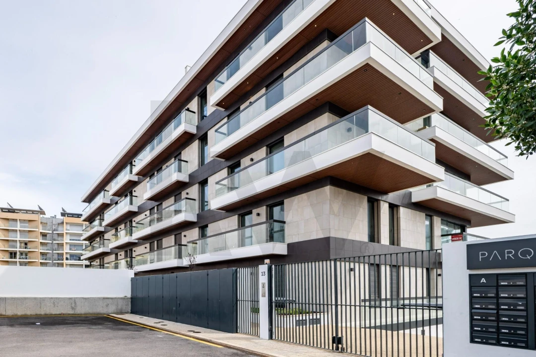 Apartamento T4 para Venda em Carcavelos e Parede Foto 4