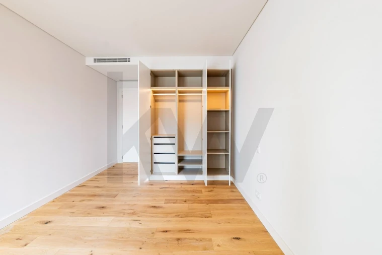 Apartamento T4 para Venda em Carcavelos e Parede Foto 24