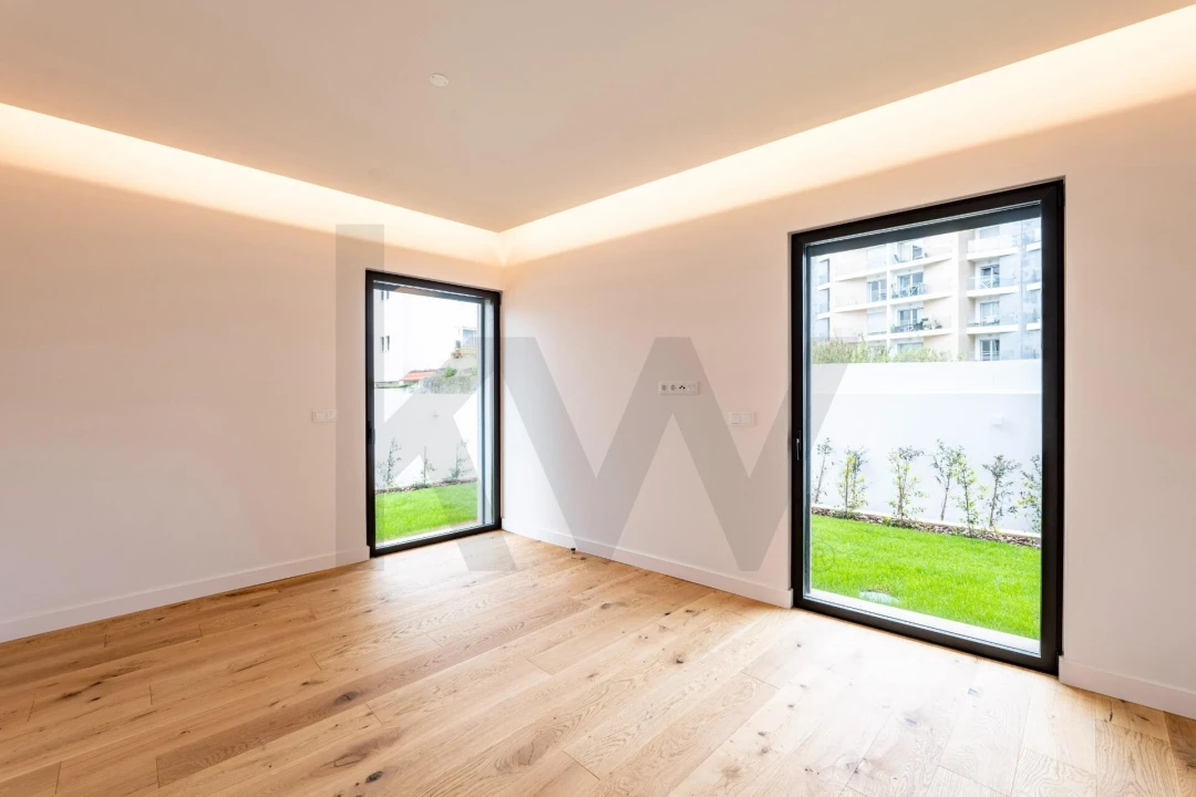 Apartamento T4 para Venda em Carcavelos e Parede Foto 33