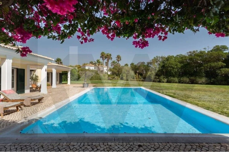 Moradia T5 para Arrendamento em Cascais e Estoril