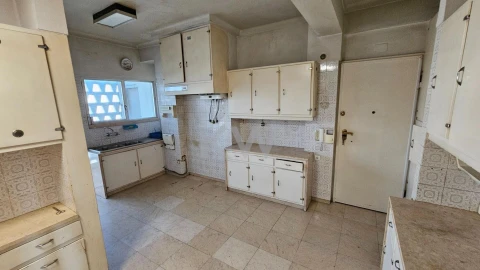 Apartamento T5 para Venda em Alvalade