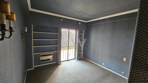 Apartamento T5 para Venda em Alvalade