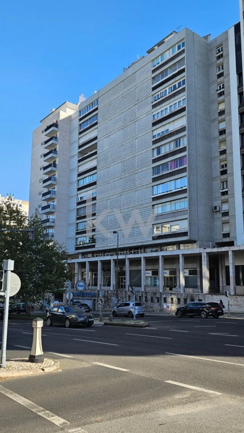 Apartamento T5 para Venda em Alvalade