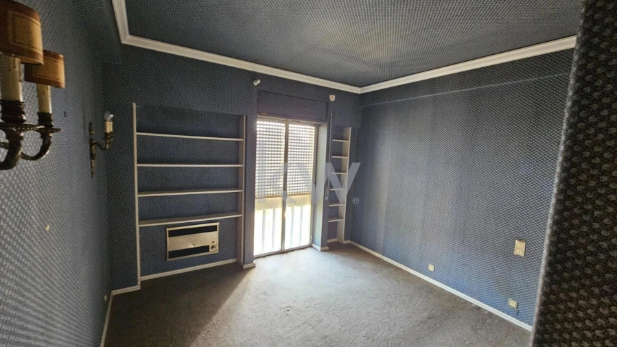 Apartamento T5 para Venda em Alvalade Foto 13