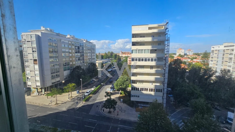 Apartamento T5 para Venda em Alvalade Foto 25