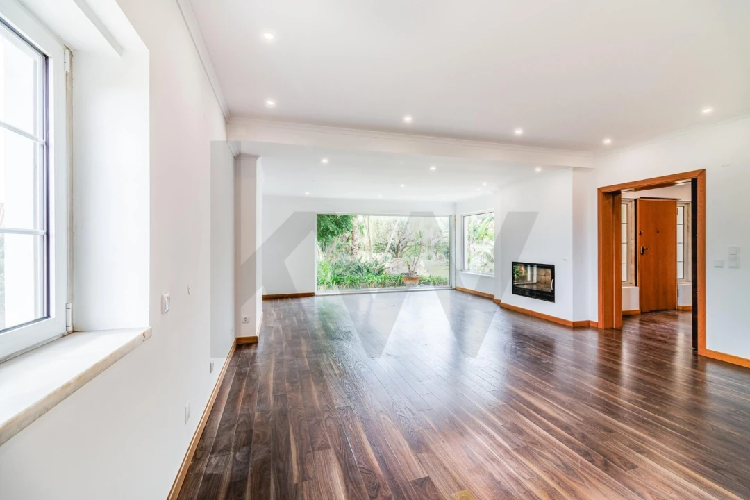 Moradia T4 para Venda em Santo Antão e São Julião do Tojal Foto 11